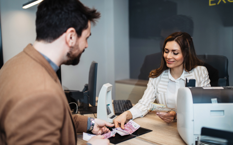 Trabajos en bancos del Perú (BCP, BBVA, Interbank): requisitos y sueldos