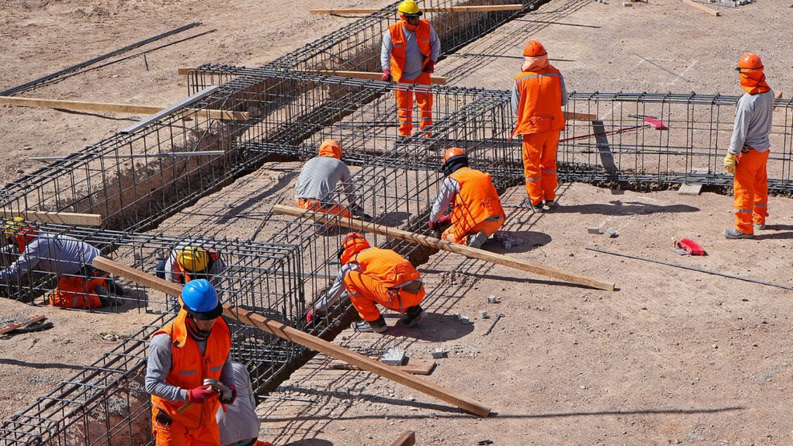 Trabajos en construcción en Perú: sueldos por puesto y cómo empezar